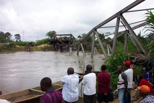 pont sur le Mungo détruit à la suite d'un accident